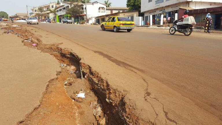 "Les routes tuent en Guinée plus que le paludisme"