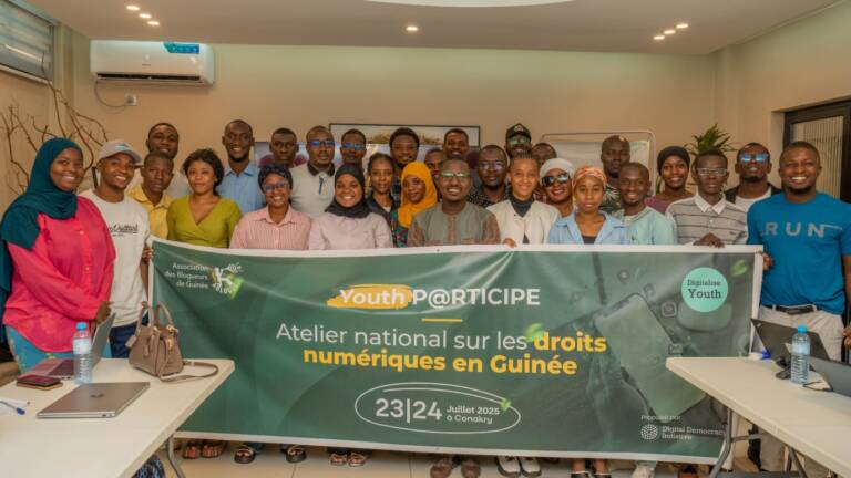Face aux restrictions numériques persistantes en Guinée, l’ABLOGUI a organisé un atelier national pour former 25 jeunes issus des 8 régions du pays à la défense des droits numériques et au plaidoyer pour un espace numérique libre et inclusif.