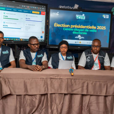 Ouverture des bureaux de vote : la Situation Room de GuinéeVote fait le point sur le démarrage de la présidentielle de ce dimanche