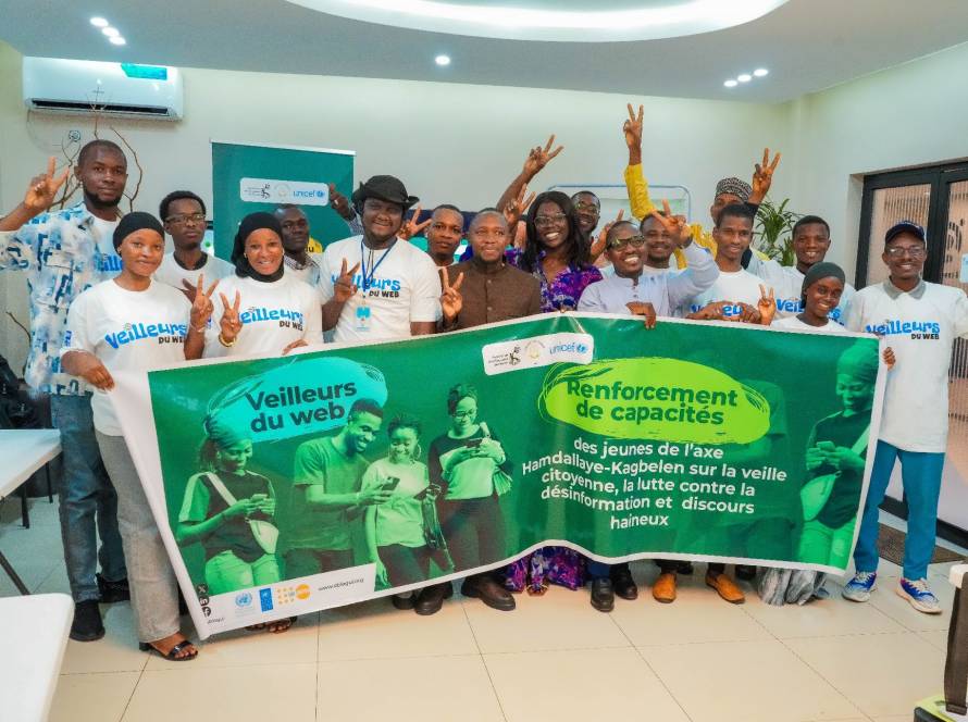 Conakry : ABLOGUI forme 45 jeunes « Veilleurs du Web » pour contrer la désinformation sur l’axe Hamdallaye-Kagbelen